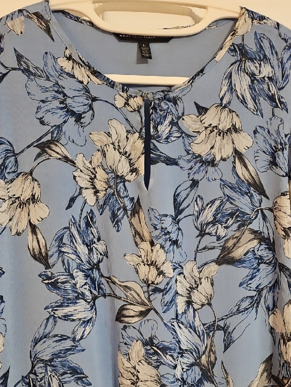 White House Black Market Light Blue Floral Blouse - Picture 2 of 11